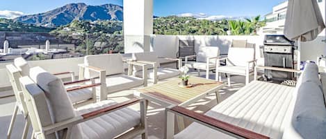 Apartment (2 Bedrooms) | Front of property