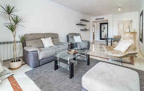 Apartment (2 Bedrooms) | Interior - Hp1c.25 - Family-friendly and Well Connected (Marbella)