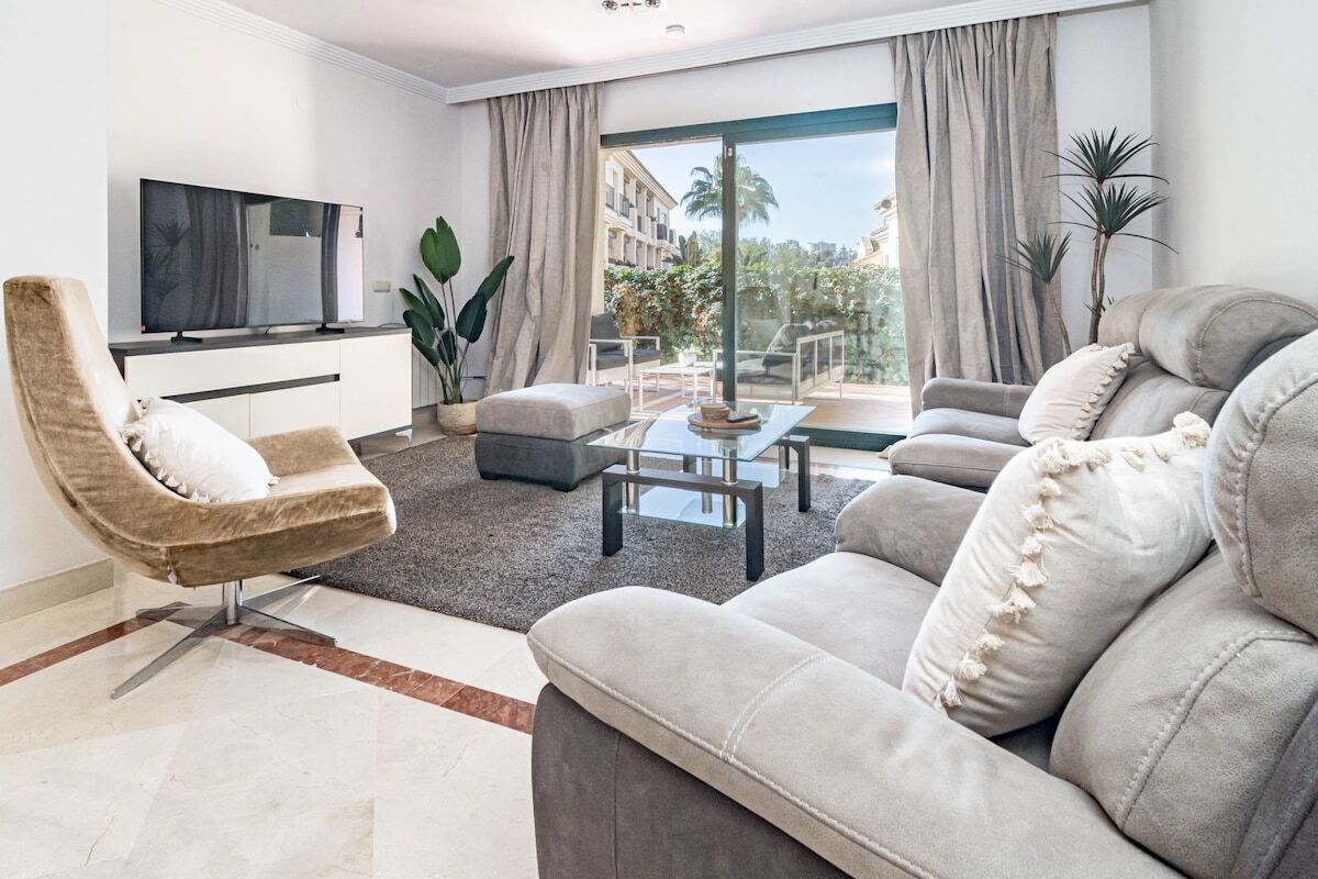 Apartment (2 Bedrooms) | Front of property