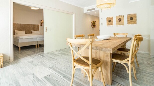 Unclassified image, 1 of 43, button - GC - Spacious Flat in Golden Beach Marbella (Marbella)