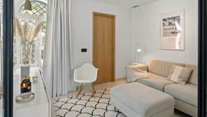 Interior - Se8 - Stylish Townhouse With Rooftop Terrace (Marbella)