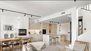 Interior - Se8 - Stylish Townhouse With Rooftop Terrace (Marbella)