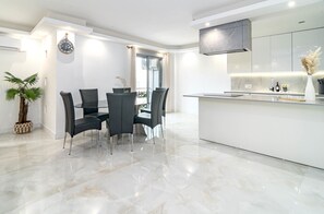 Interior - Terr69- Bright City gem in Charming Old Town (Estepona)