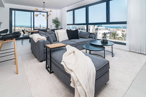 Lme10.3a - Bright Modern Flat With Amazing Terrace