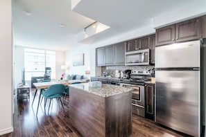 Private kitchen - Neptune Fort York Suites (Toronto)