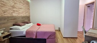 Ginko Rooms - Double or Twin Room With Private Bathroom (A5)