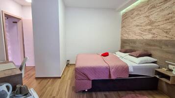 Internet, bed sheets