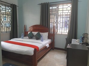 Business Double Room | Desk, laptop workspace, free WiFi - DAG HOTEL MOROGORO (Morogoro)