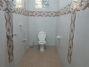 Shower, free toiletries, towels, soap - DAG HOTEL MOROGORO (Morogoro)