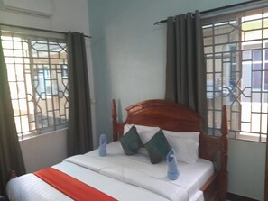 Business Double Room | Desk, laptop workspace, free WiFi - DAG HOTEL MOROGORO (Morogoro)