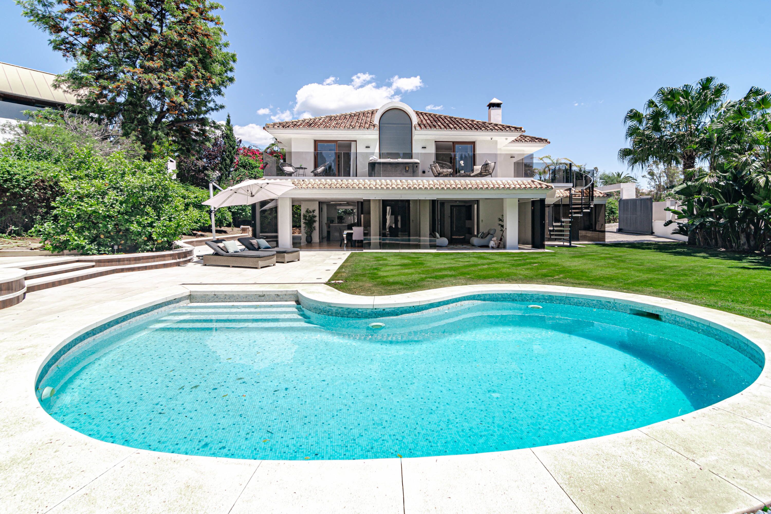 House (4 Bedrooms) | Interior