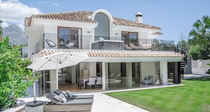 Villa Nottingham: Stunning Private Villa