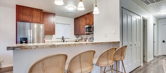 Relax Fireside: Family Home 6 Mi to Dtwn Beaufort!