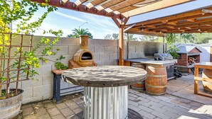 Terrace/patio - Private Pool & Fenced Yard: Sunny Glendale Getaway (Glendale)