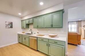 Interior - Walkable Home Base Near LLUMC & Campus! (Loma Linda)