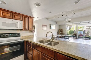 Fridge, microwave, stovetop, dishwasher - < 1 Mi to Old Town Scottsdale: Condo w/ Patio (Scottsdale)