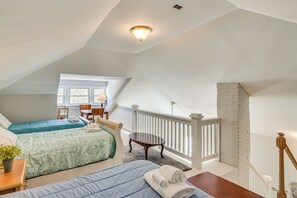 3 bedrooms, desk, iron/ironing board, Internet