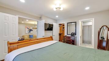 2 habitaciones, escritorio, tabla de planchar con plancha y internet