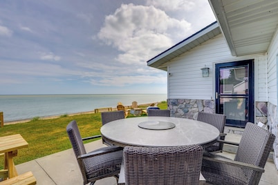 Waterfront Lake Huron Getaway w/ Private Beach