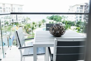 屋外ダイニングエリア