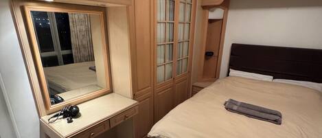 Bügeleisen/Bügelbrett, WLAN, Bettwäsche