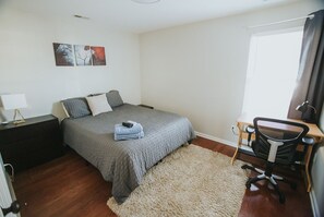WiFi, bed sheets - 6 Mins Walk to Transfer Co Food Hall/Downtown #B (Raleigh)