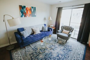 TV - 6 Mins Walk to Transfer Co Food Hall/Downtown #B (Raleigh)