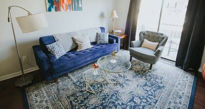 6 Mins Walk to Transfer Co Food Hall/Downtown #B