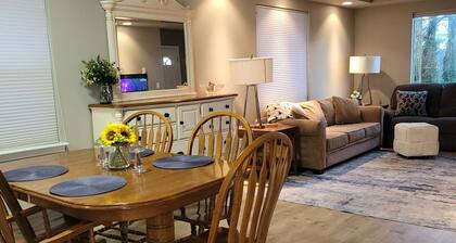 Fabulous 2-bedroom house in Bremerton w/view of Manette Bridge