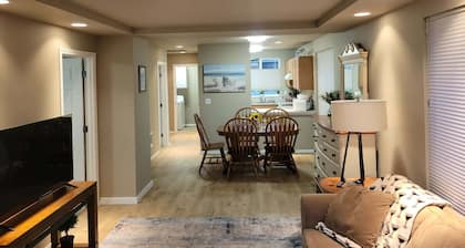 Fabulous 2-bedroom house in Bremerton w/view of Manette Bridge