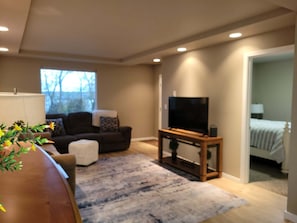 2 bedrooms, WiFi, bed sheets - Fabulous 2-bedroom house in Bremerton w/view of Manette Bridge (Bremerton)