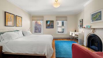 4 bedrooms, desk, iron/ironing board, free WiFi