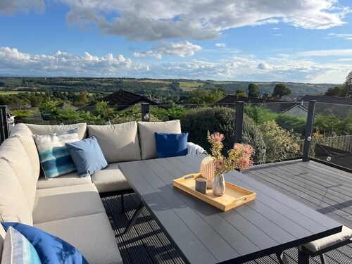 Stylish 3 Bedroom with Balcony and Amazing View