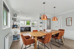 Dining - Stylish 3 Bedroom with Balcony and Amazing View (Clackmannanshire)