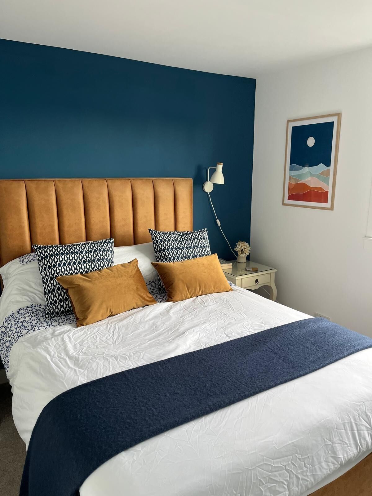 3 habitaciones, tabla de planchar con plancha, wifi y ropa de cama 