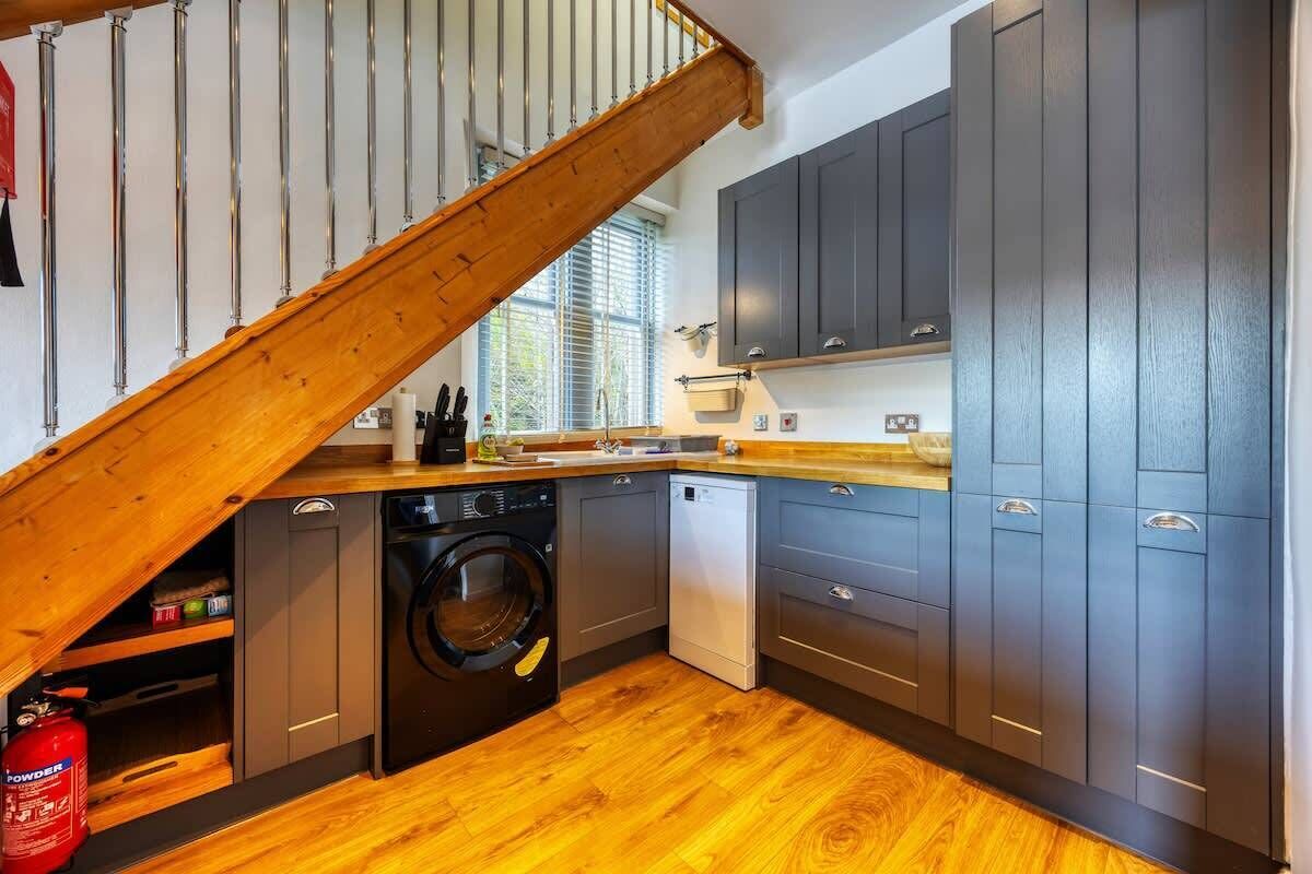 冰箱、微波炉、烤箱、炉灶