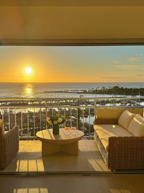 Property grounds - Panoramic Ocean View Home - Newly Remodeled (Honolulu)