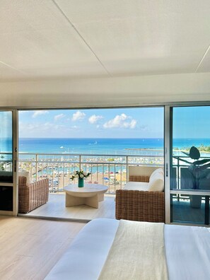 Iron/ironing board, WiFi, bed sheets - Panoramic Ocean View Home - Newly Remodeled (Honolulu)