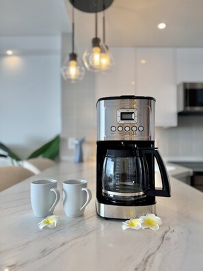 Microwave - Panoramic Oceanfront Home - Newly Remodeled (Honolulu)