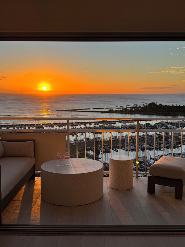 Property grounds - Panoramic Oceanfront Home - Newly Remodeled (Honolulu)