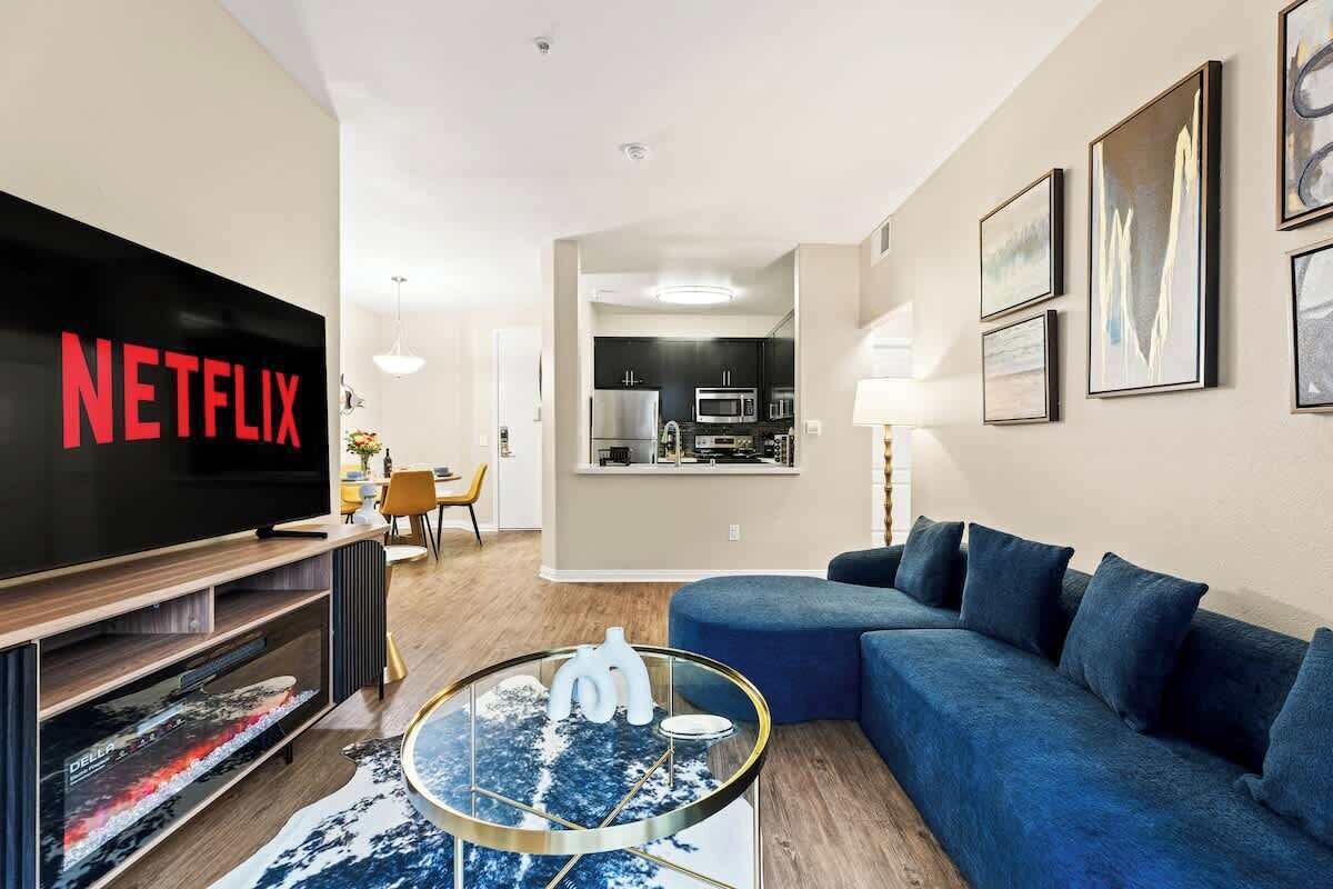 Fernseher, Kamin, Arbeitsbereiche