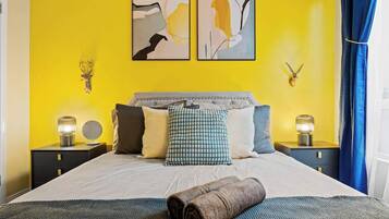 2 habitaciones, tabla de planchar con plancha, wifi y ropa de cama