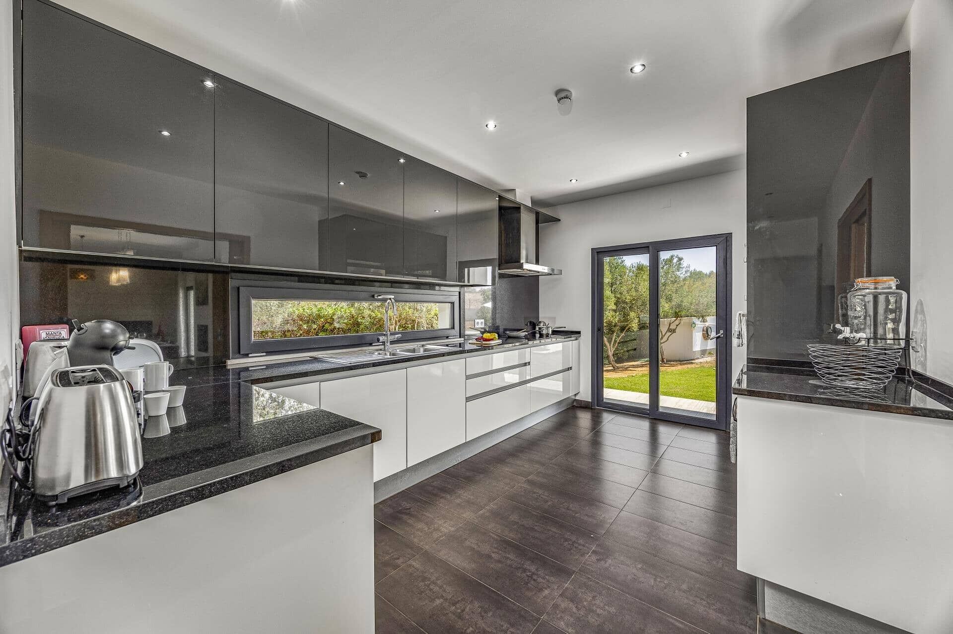 Microwave, dishwasher