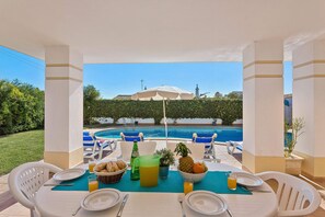 Outdoor dining - Villa Ventura by Villa Plus (Albufeira)