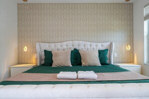2 slaapkamers, een strijkplank/strijkijzer, reisbedje, gratis wifi