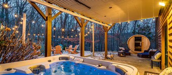 Designer 5BR with Hot Tub, Sauna, 2 Game Rooms
