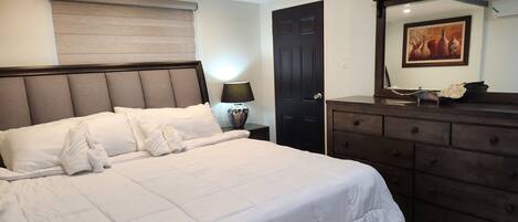 2 bedrooms, in-room safe, iron/ironing board, free WiFi