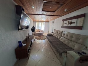 基本公寓 | 起居區