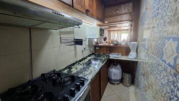 Basic Apartment | Private kitchen