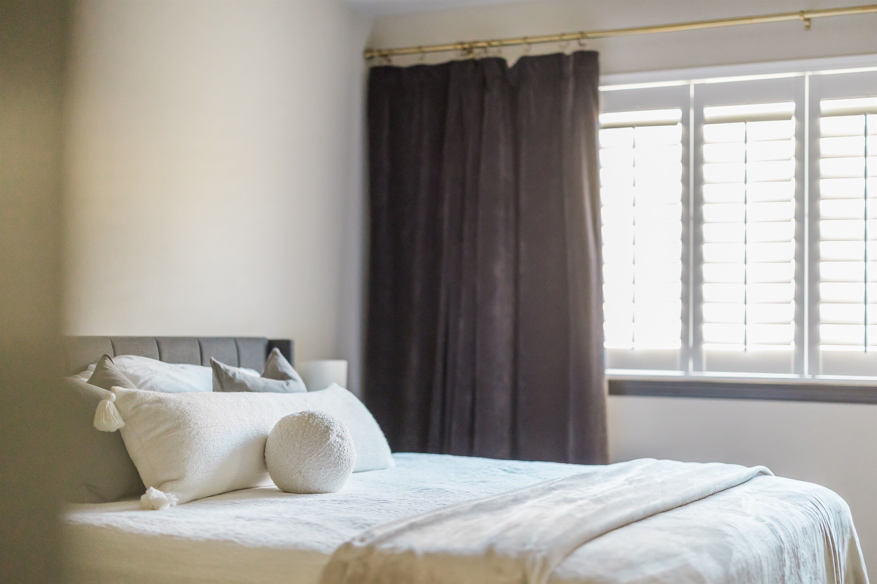 Työpöytä, silitysrauta/-lauta, ilmainen Wi-Fi, vuodevaatteet